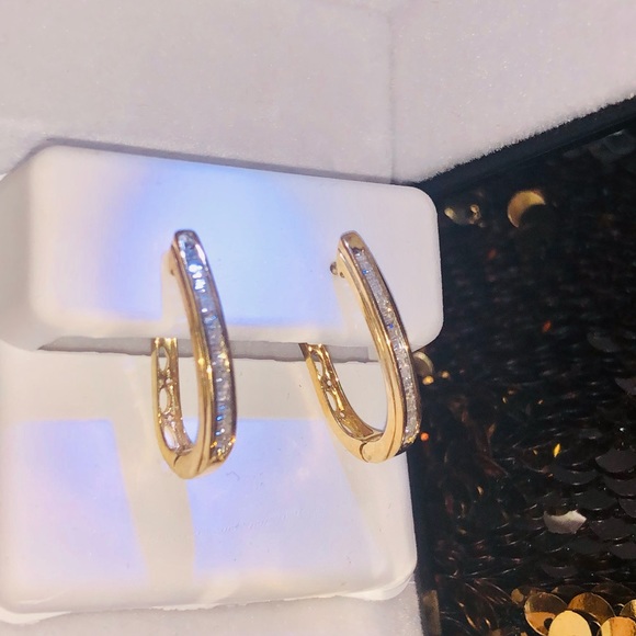 10k yellow gold vermeil Real diamond hoop Huggie earrings exquisite baguette Wow - Picture 3 of 7